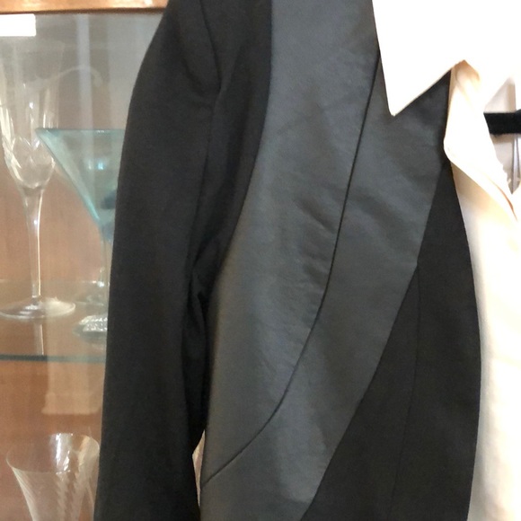 Pursuit jacket in black by “Wish” - Picture 3 of 4